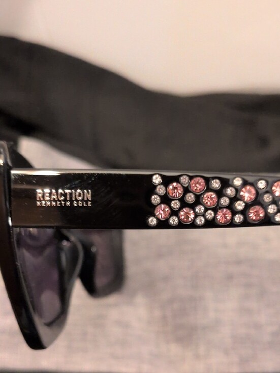 Kenneth Cole Glossy Black Cat-Eye Sunglasses with Dark Lenses And Rhinestones main image 5